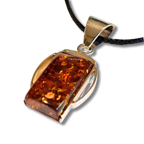 Click to view detail for HW-2585 Pendant Rectangle Cognac/Silver  $58